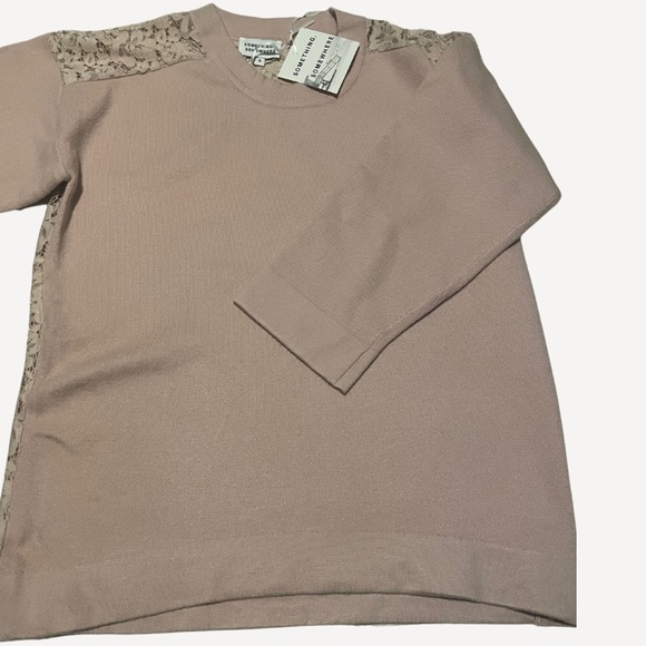 Floral Lace Sheer Back Detail Top in Blush color, S-M-L - Picture 3 of 5